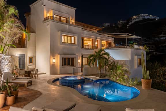 Casa La Piñata: 7BR Luxury Villa with Concierge - Image 1